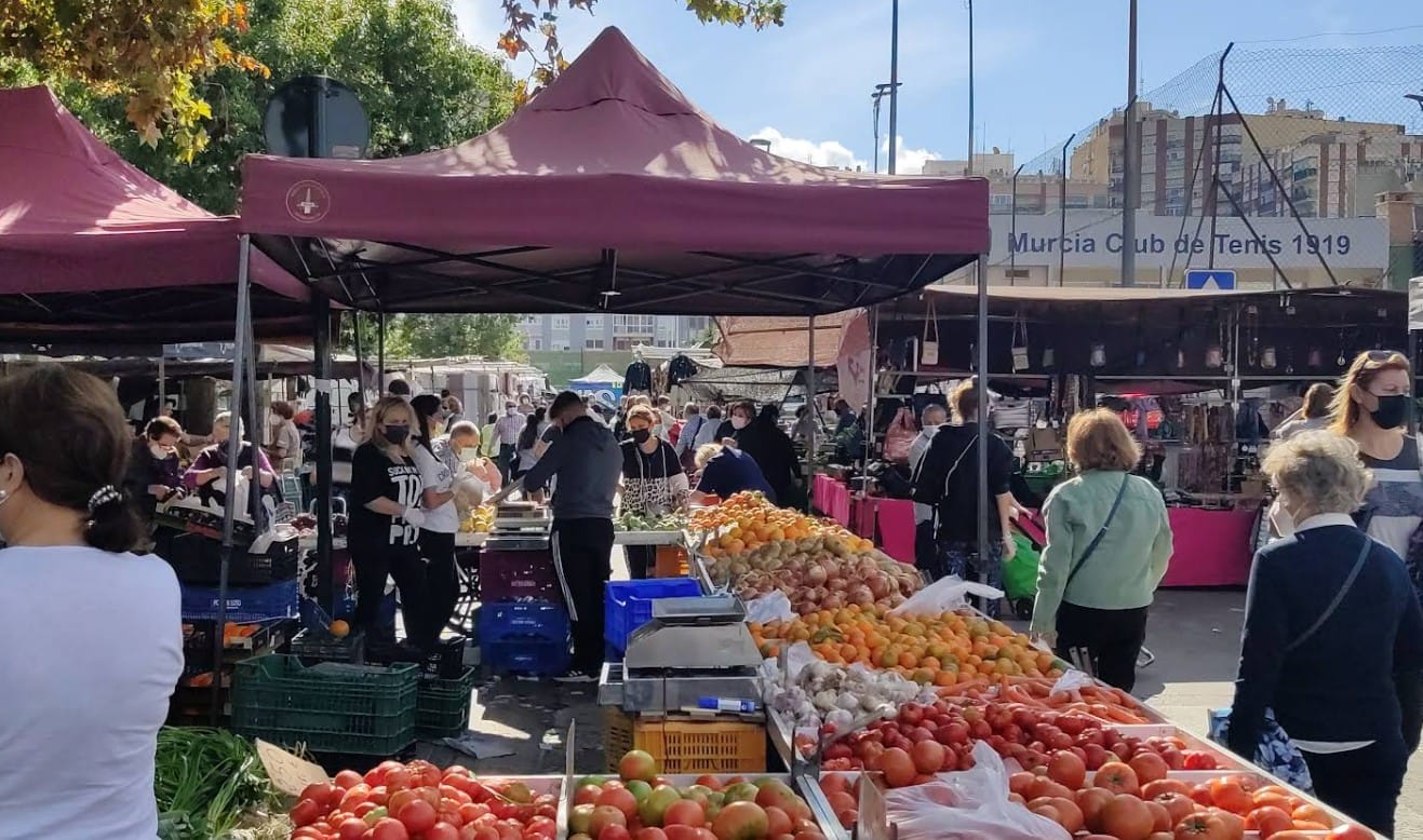 Frutas en el Mercadillo de Santa María de Gracia