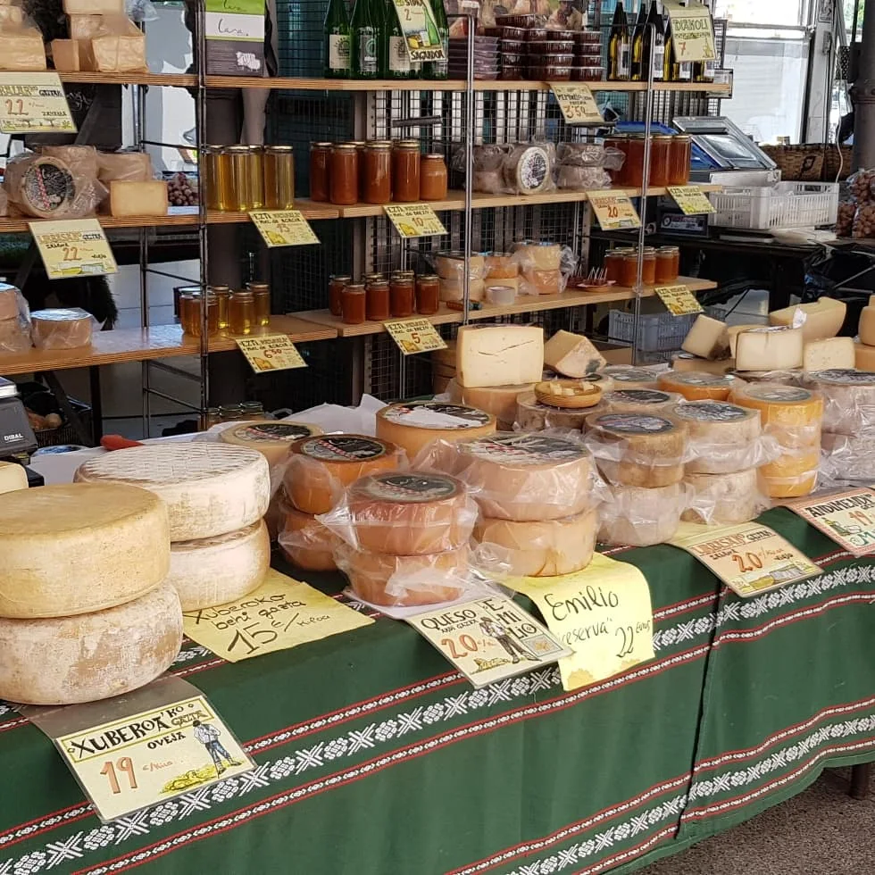 Queso Idiazábal en el mercadillo de Tolosa