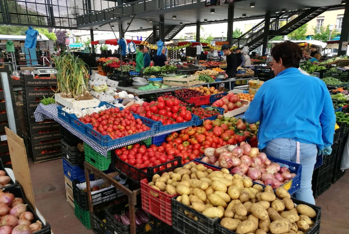 Verduras en el mercadillo de Figueres