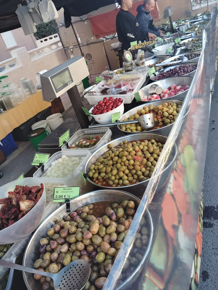 Encurtidos en el mercadillo de La Mata