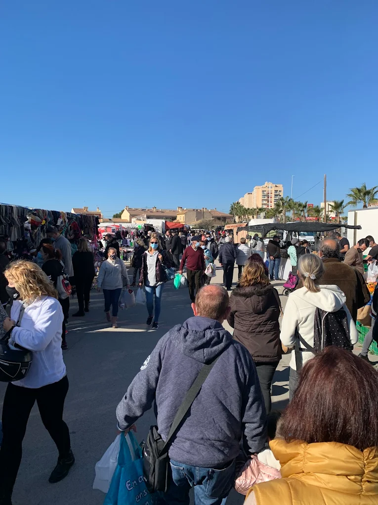 Mercadillo de los Domingos en El Campello
