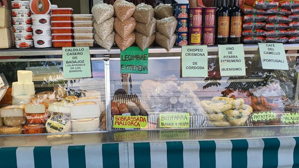 Embutidos en el mercadillo de Les Fonts