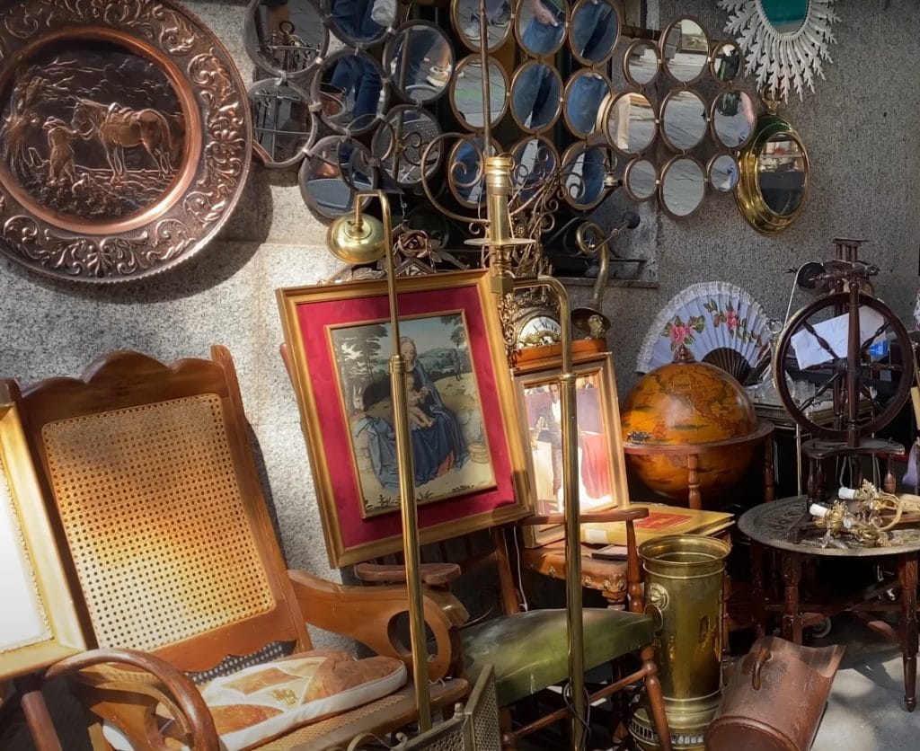 Antigüedades en el Rastro de Madrid