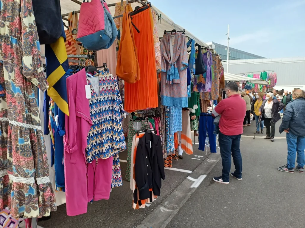 Ropa en el Rastro de Gijón