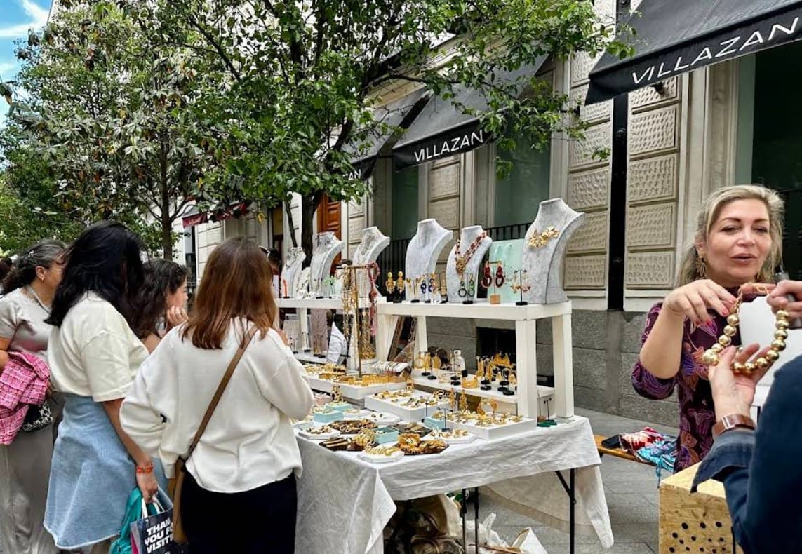 Joyería en el mercadillo de Las Salesas